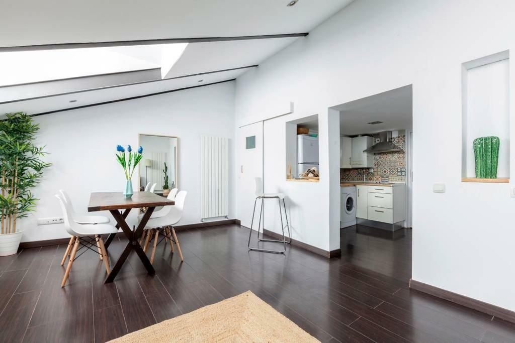 Modern Top Floor Loft At Malasana'S Heart Madrid Exterior photo