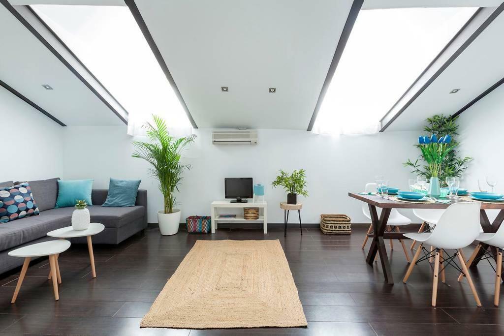 Modern Top Floor Loft At Malasana'S Heart Madrid Exterior photo