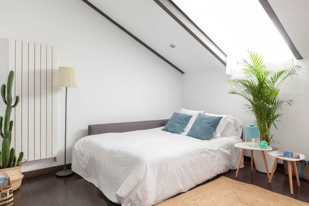 Modern Top Floor Loft At Malasana'S Heart Madrid Exterior photo