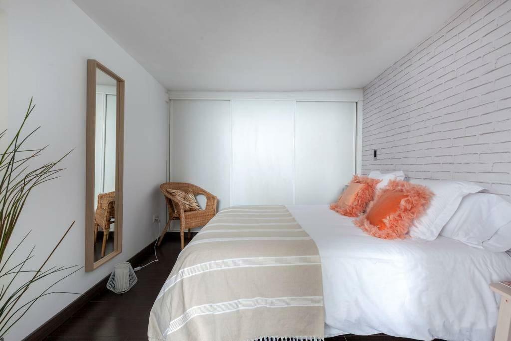 Modern Top Floor Loft At Malasana'S Heart Madrid Exterior photo
