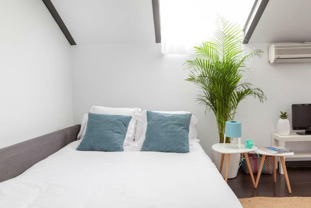 Modern Top Floor Loft At Malasana'S Heart Madrid Exterior photo